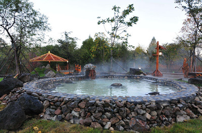 45℃溫泉小鎮(zhèn)的地理位置與溫泉設(shè)備技術(shù)研發(fā)